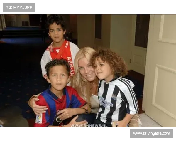 小克鲁伊维特谈父亲执教印尼前景：为国家付出巨大努力未来将揭晓